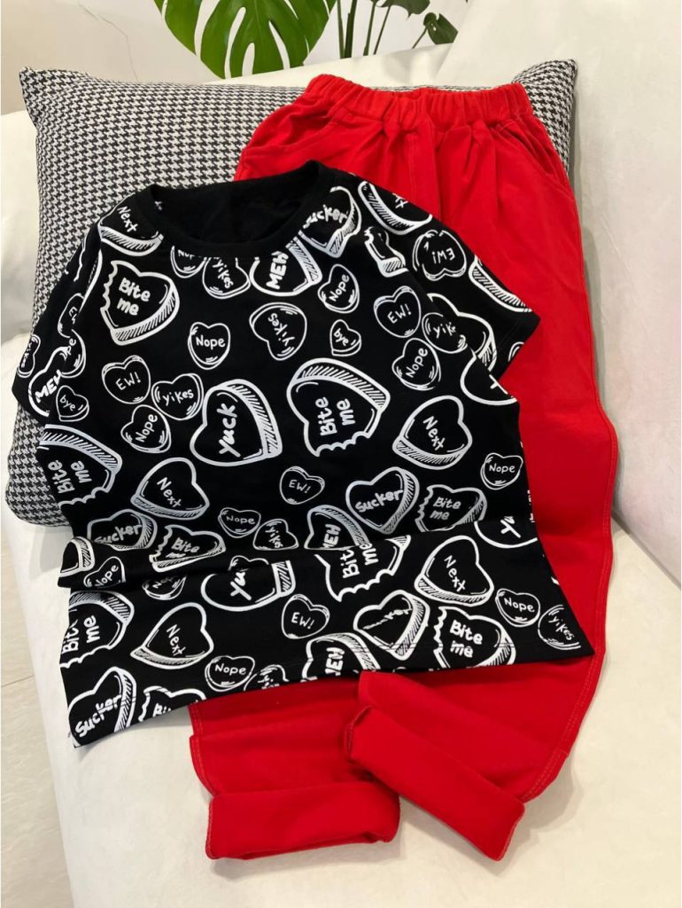 لباس دخترانه 6 تا 7 سال؛ شادابی و استایل کودکانه با مدلهای جذاب شیکُ مارک 121 تیشرت شلوار قلب دخترانه