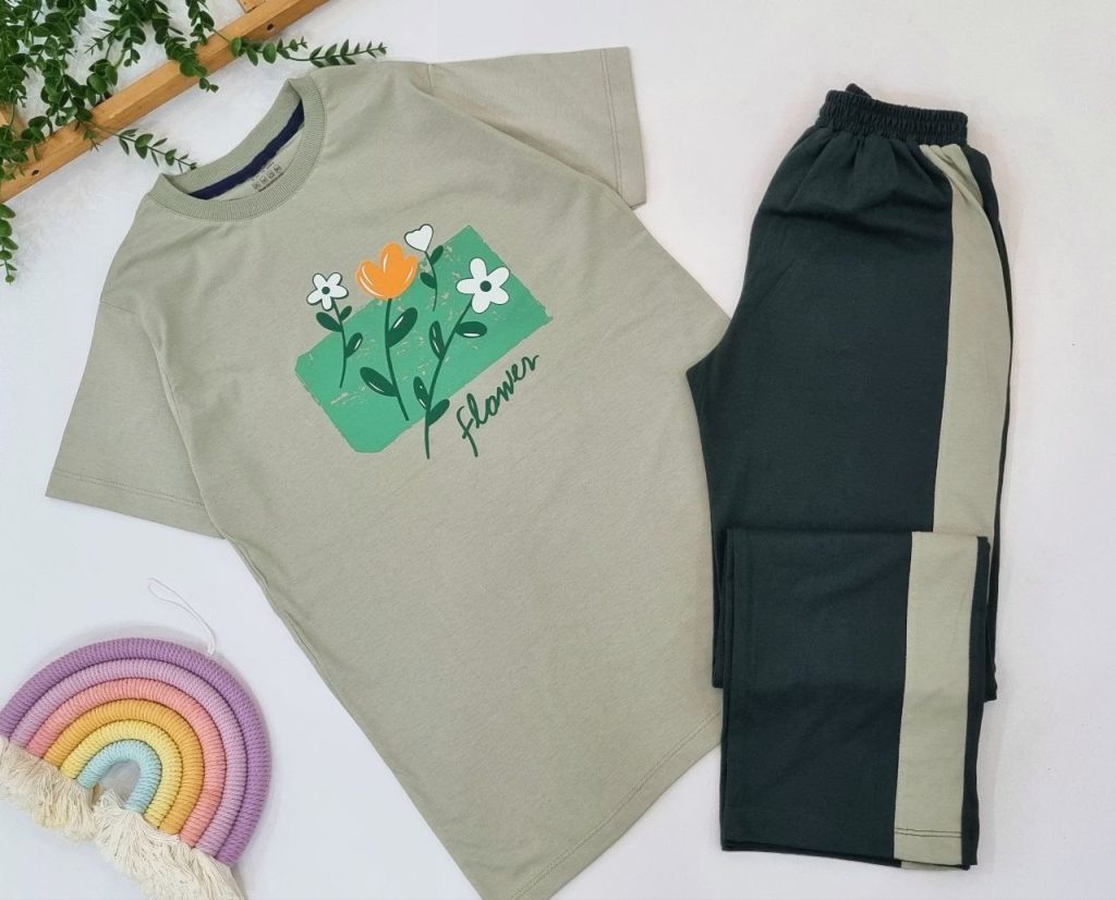 ست نوجوان دخترانه